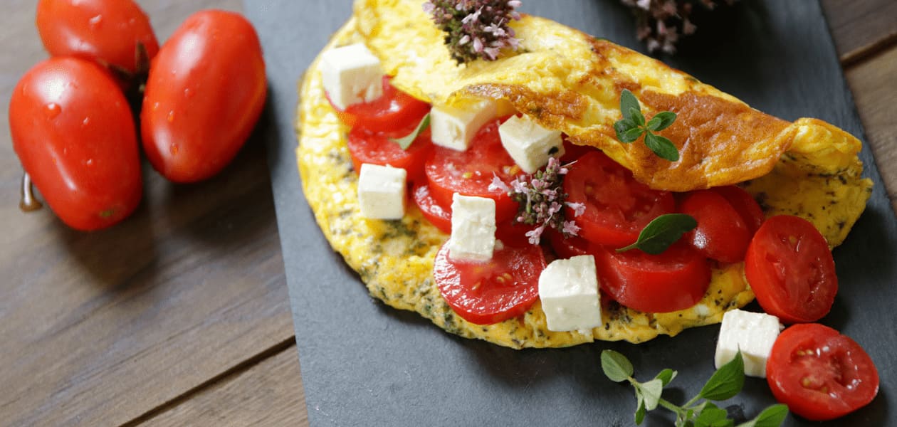 GEFÜLLTES OMELETT MIT SPINAT UND FETA